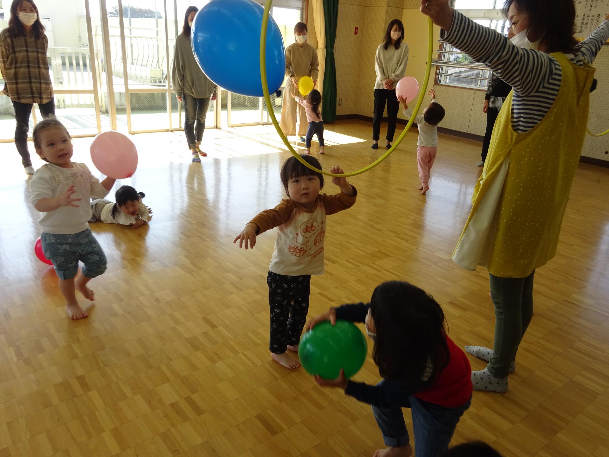 親子触れ合い遊び