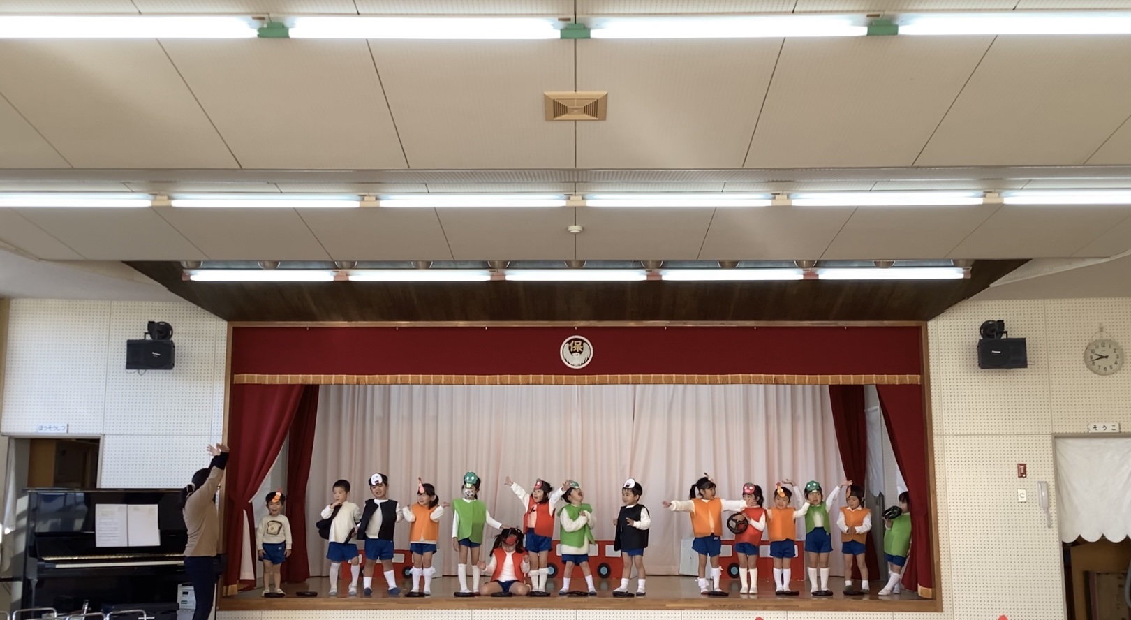 年少 おべんとうバス