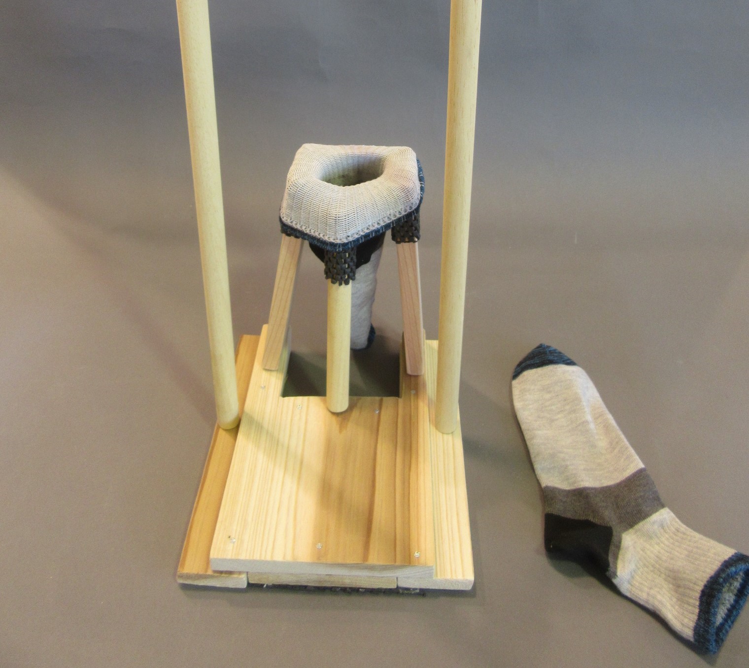 らくらく靴下履き機