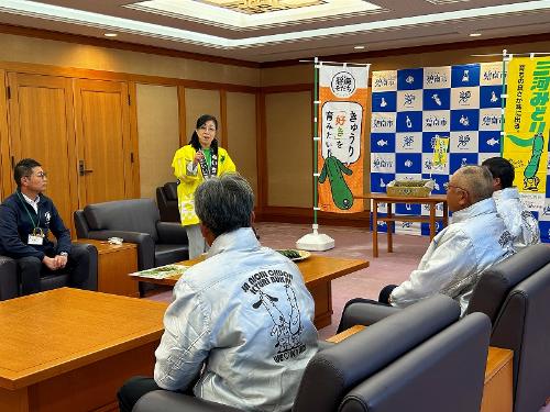 胡瓜生産部会碧南支部表敬訪問3