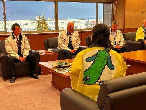 胡瓜生産部会碧南支部表敬訪問4