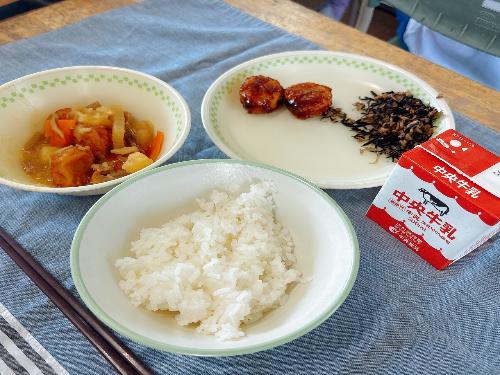 赤しそ給食8