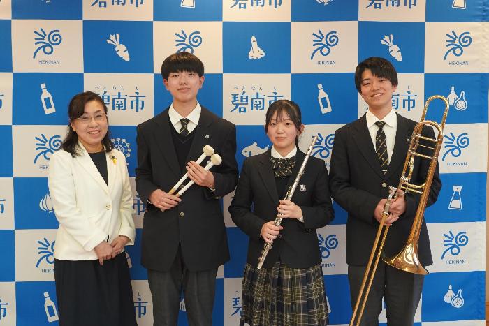 2月5日（木曜日）表敬訪問（全日本マーチングコンテスト全国大会等結果報告）