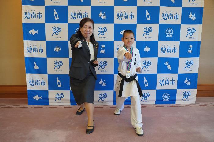 7月10日（金曜日）表敬訪問（第26回全日本少年少女空手道選手権大会出場報告）