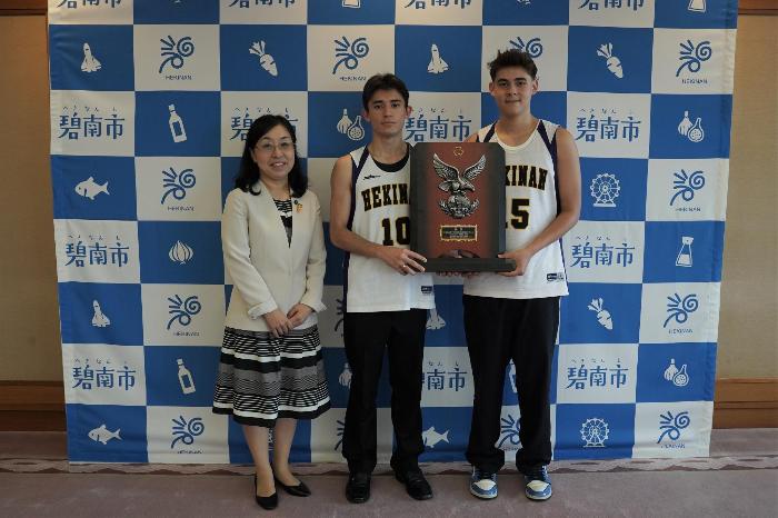7月16日（水曜日）表敬訪問（全国高等学校定時制通信制体育大会バスケットボール大会出場報告）