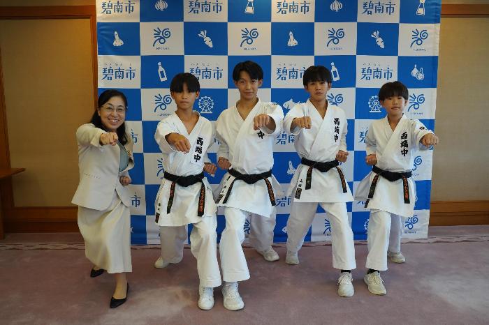 7月31日（木曜日）表敬訪問（全国中学生空手道選手権大会出場報告）