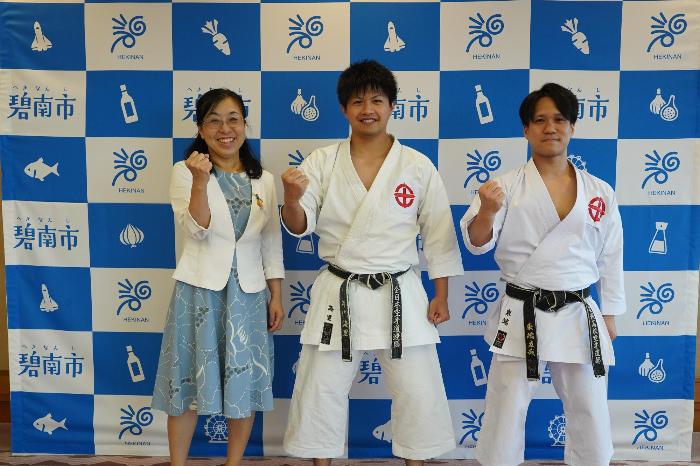 8月7日（木曜日）表敬訪問（全日本実業団空手道選手権大会及びわたSHIGA輝く国スポ2025出場報告）