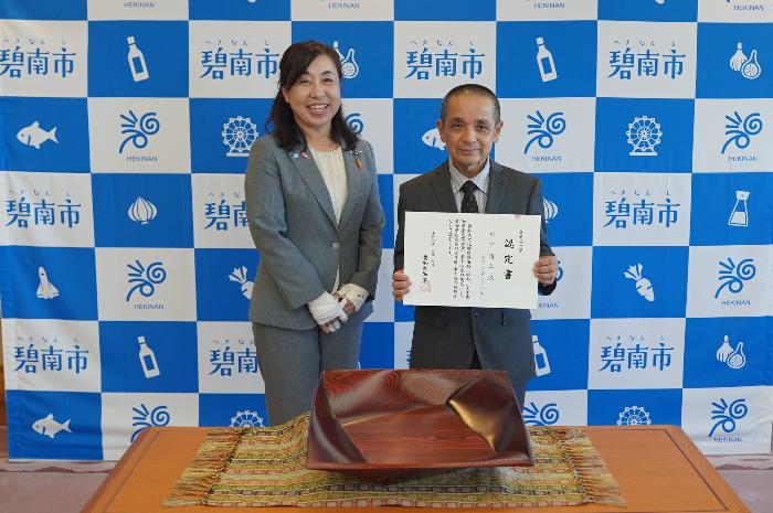 8月25日（火曜日）表敬訪問（県指定無形文化財保持者認定報告）