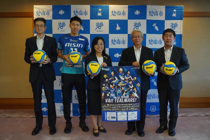 10月17日（金曜日）寄附贈呈式（アイシン辰栄株式会社）並びに表敬訪問（アイシンティルマーレ）