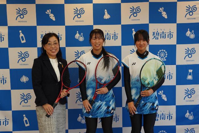 10月28日（火曜日）表敬訪問（全国中学校体育大会ソフトテニス大会結果報告）