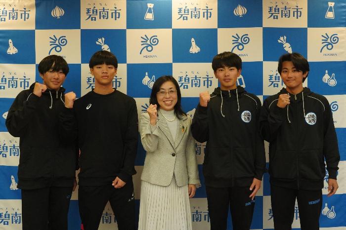 11月27日（木曜日）表敬訪問（東海ビーチバレーボール選手権大会出場報告）