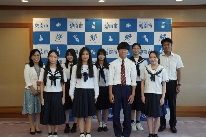 8月16日（金曜日）表敬訪問（碧南市中高生等海外派遣団）