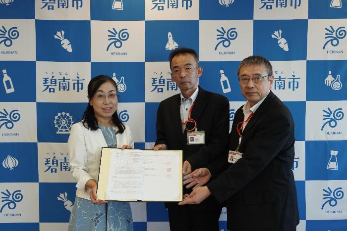 9月11日（水曜日） 表敬訪問（指定暑熱避難施設開設に関する協定締結）
