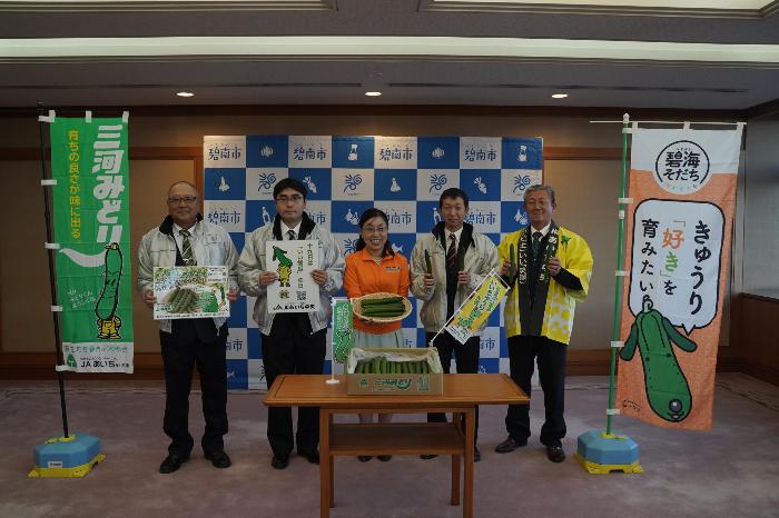 11月28日（木曜日）表敬訪問（JAあいち中央胡瓜生産部会碧南支部）