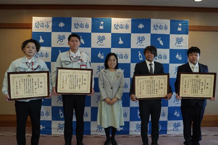 2月20日（木曜日）表敬訪問（文部科学大臣表彰創意工夫功労者賞受賞報告）