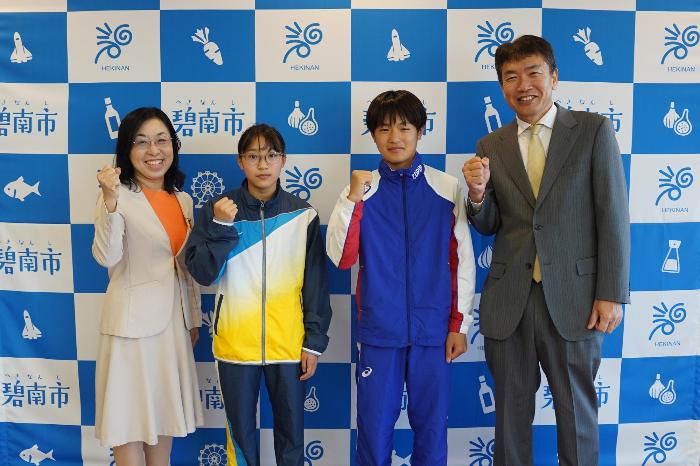 5月1日（木曜日）表敬訪問（全国JOCジュニアオリンピックカップ春季水泳競技大会及び中部日本ジュニア水泳選手権大会出場報告）