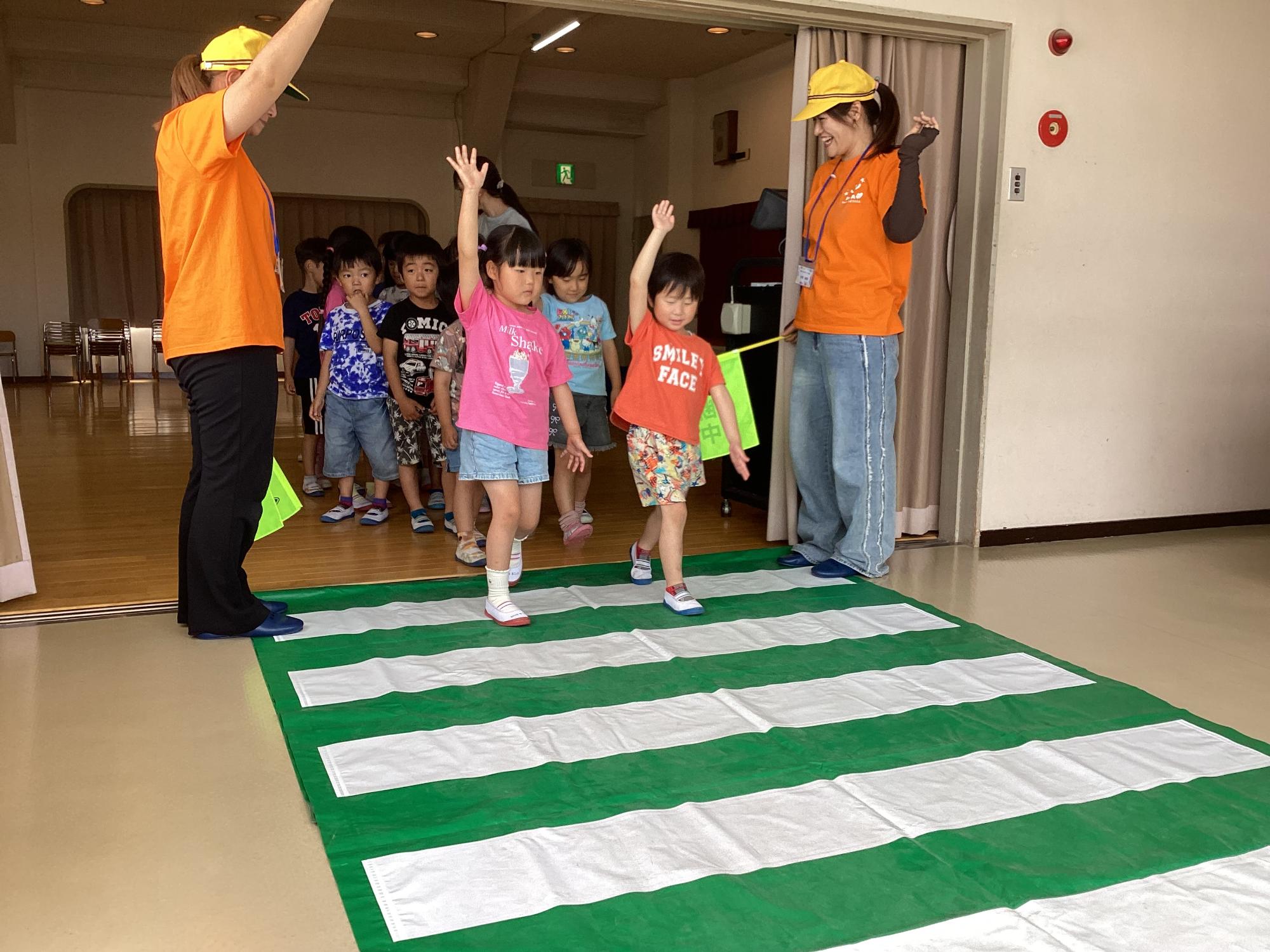 手挙げ横断