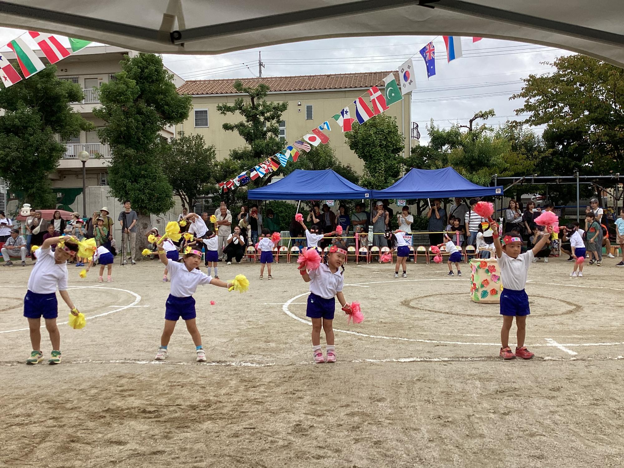4歳児リズム ウキウキパレード