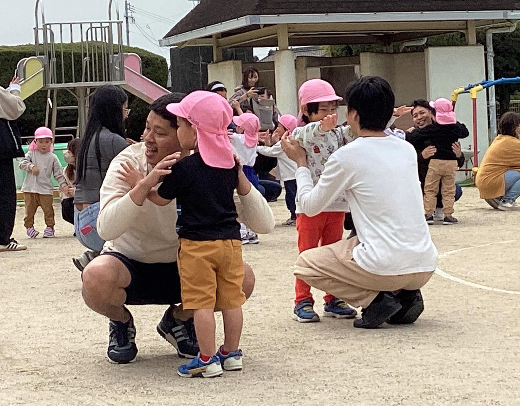 こいのぼり運動会 親子でフォークダンス