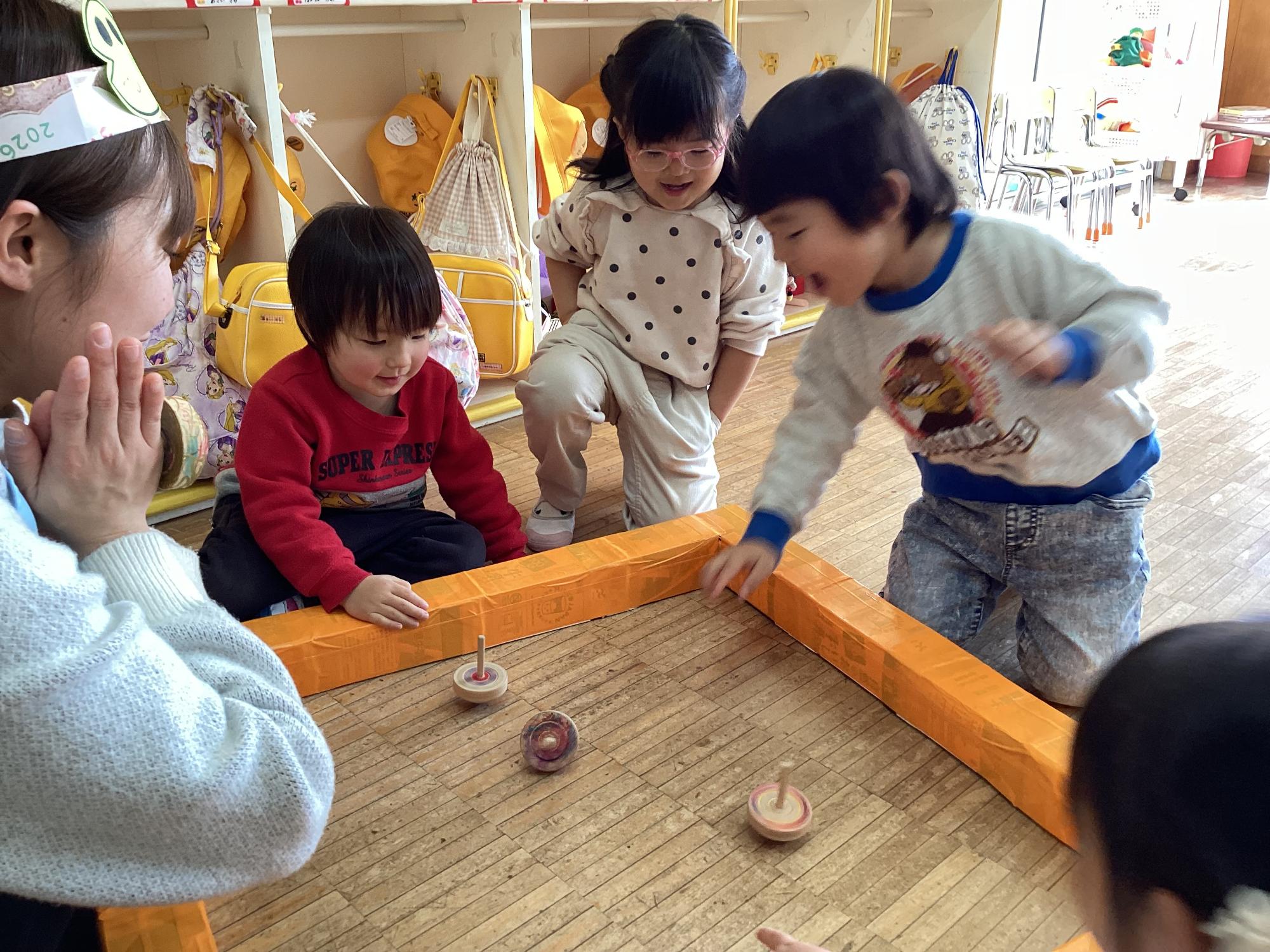 3歳児 こま遊び