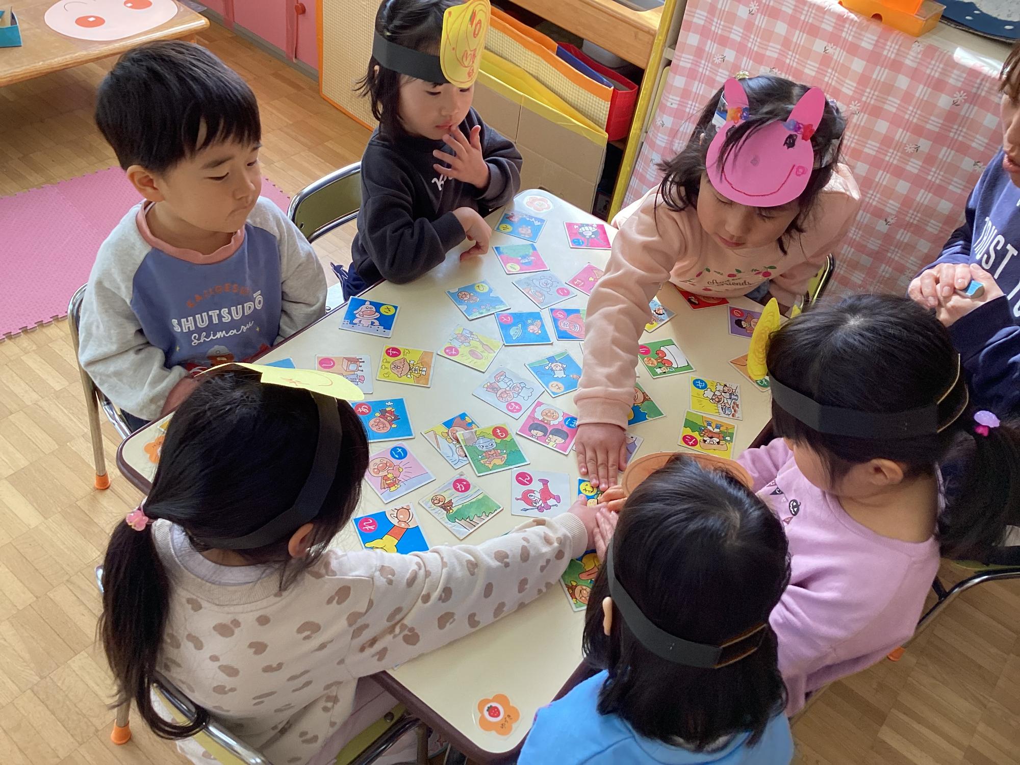 3歳児 絵合わせカード遊び