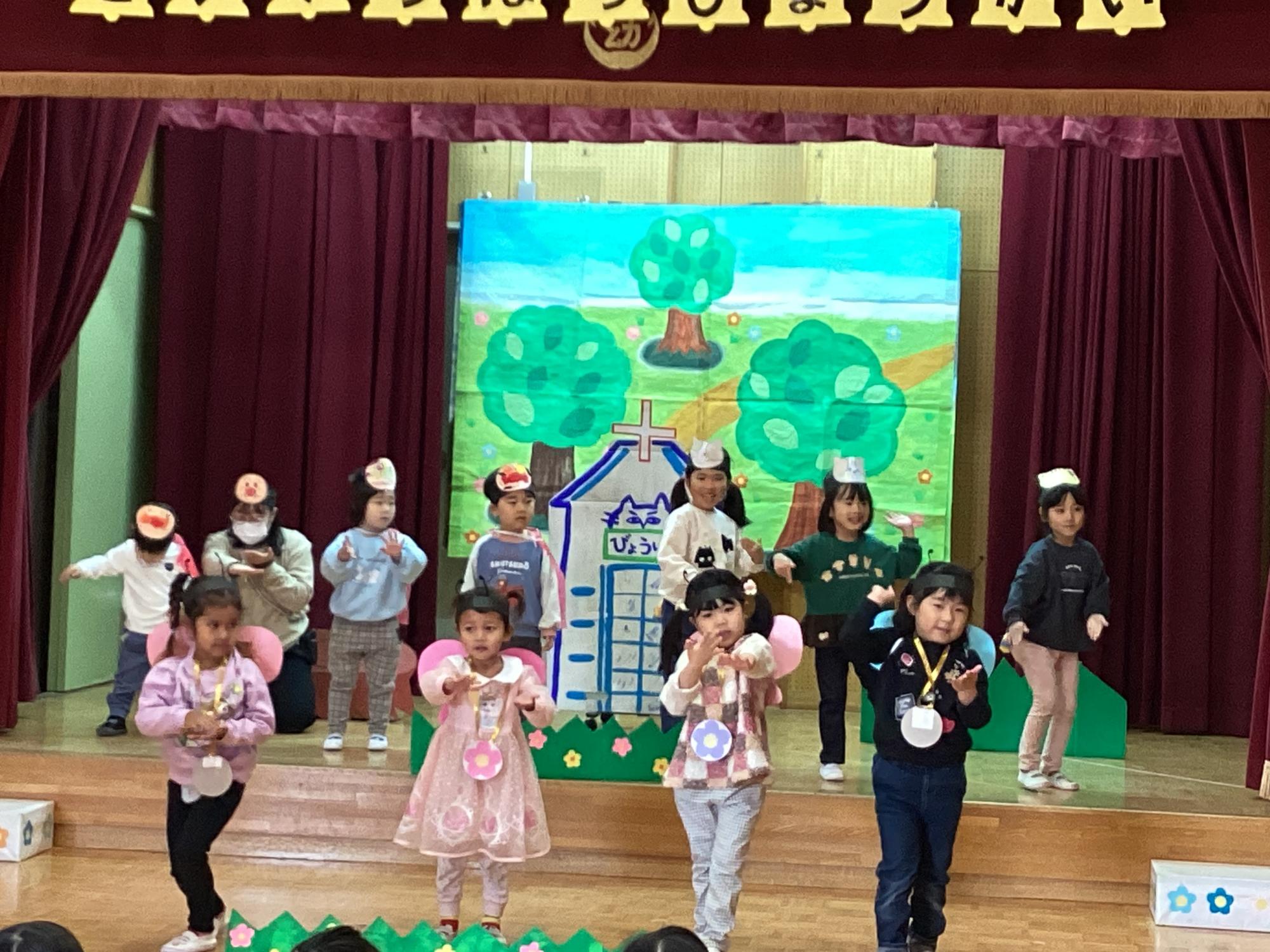 3歳児 生活発表会 ねこのおいしゃさん