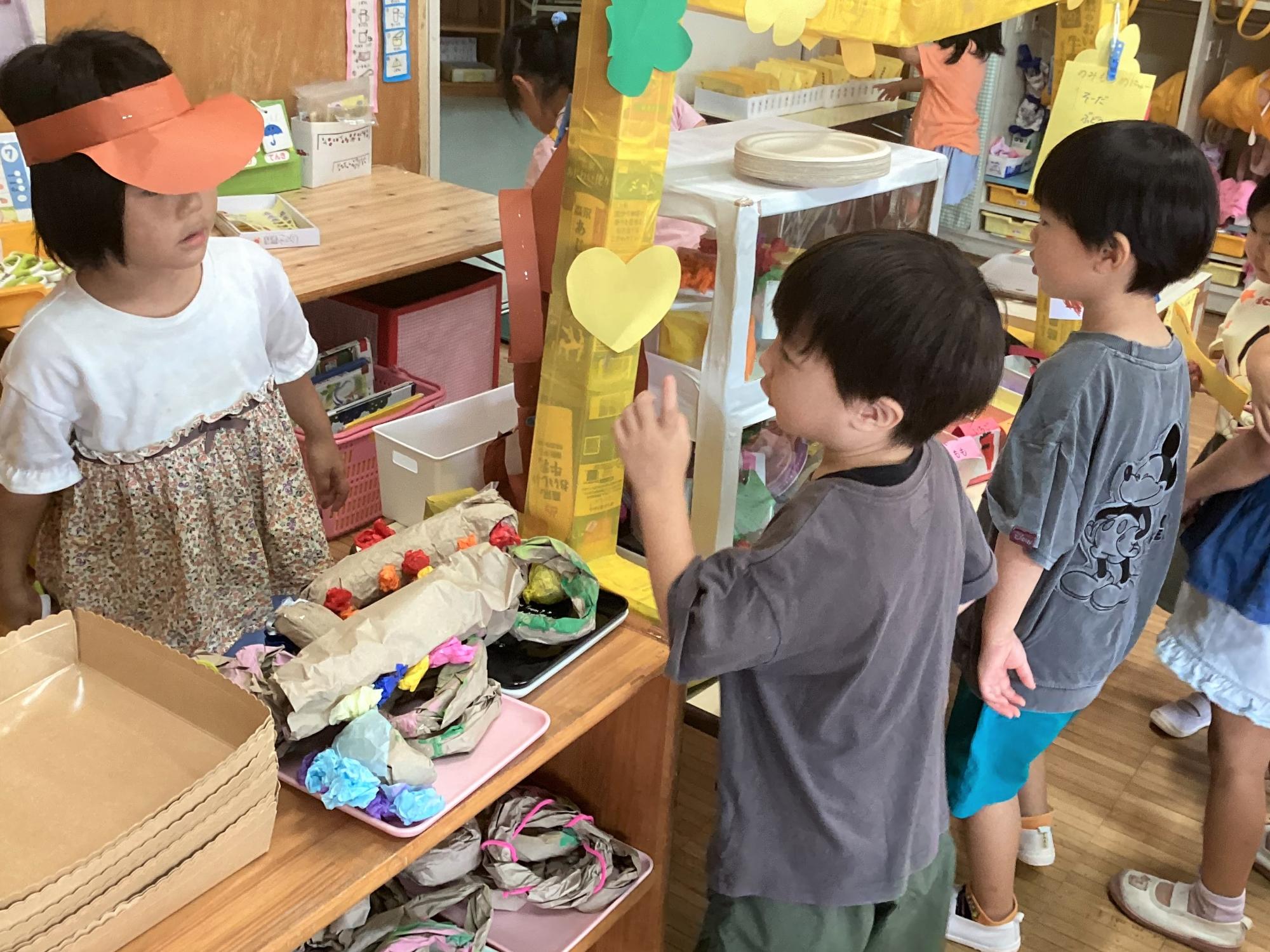 ケーキ屋さん開店です。