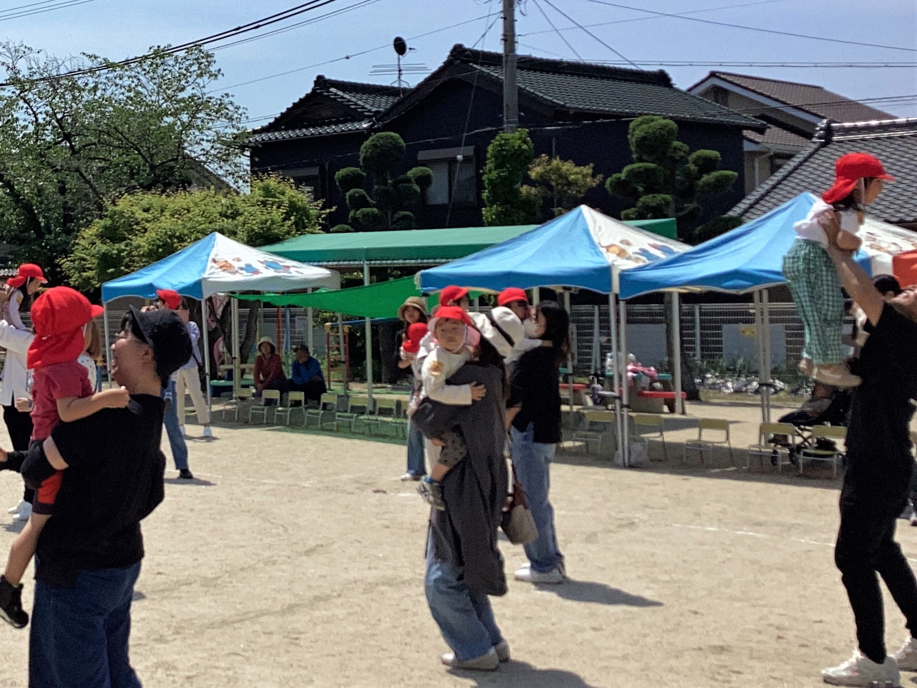 こいのぼり運動会 3歳児親子の様子