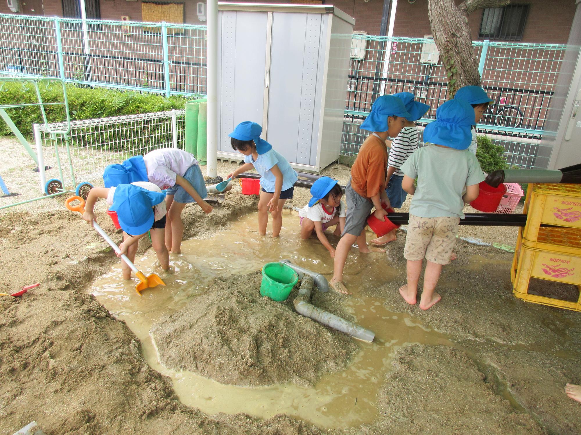 5歳児砂場1