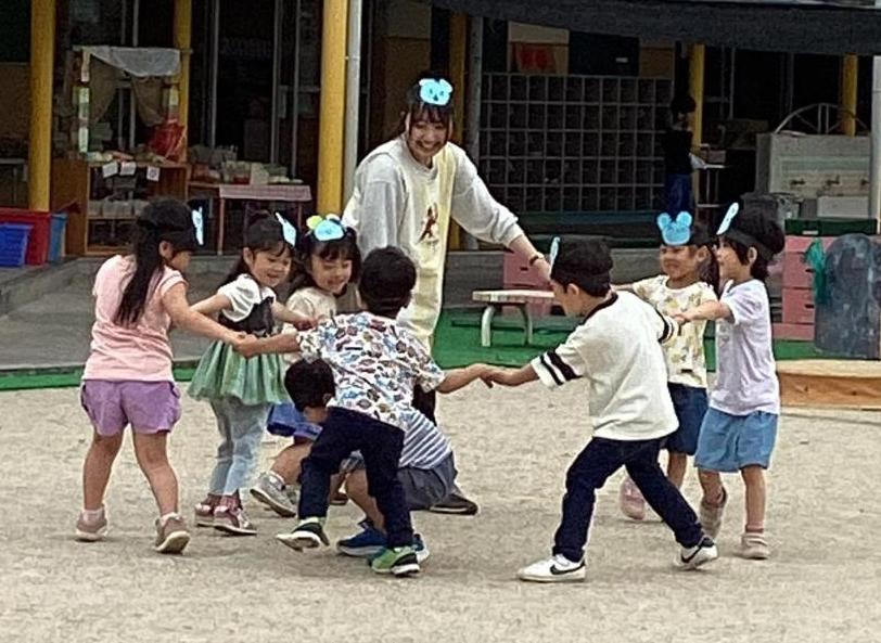 4歳児ねぼうねこ鬼ごっこ