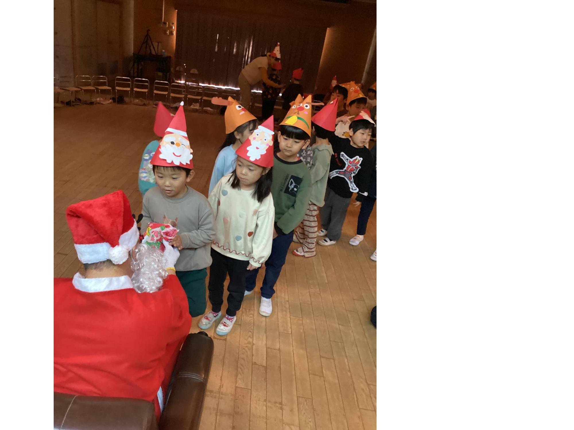 サンタさんからのプレゼント渡し