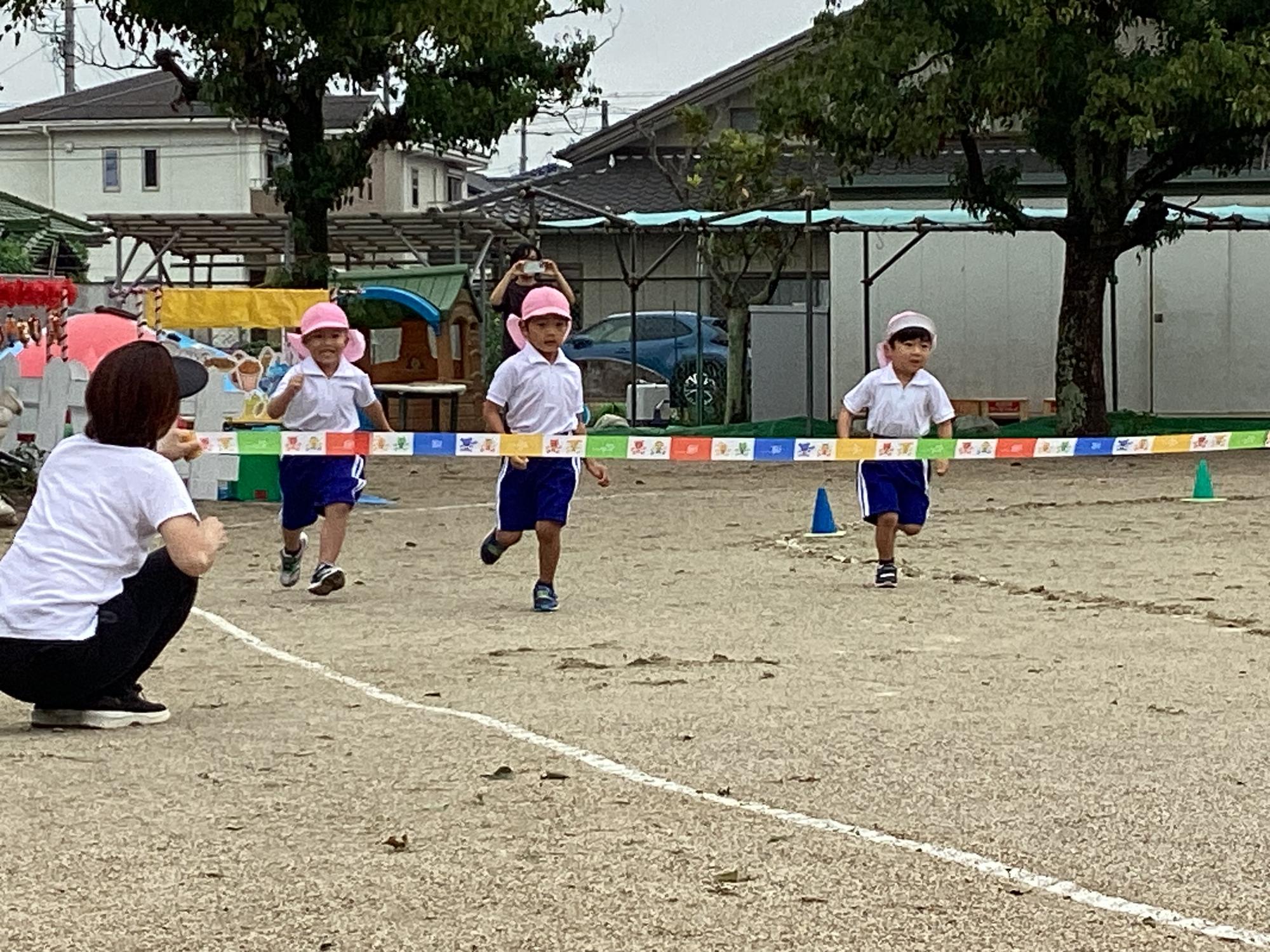 R74歳児 かけっこ