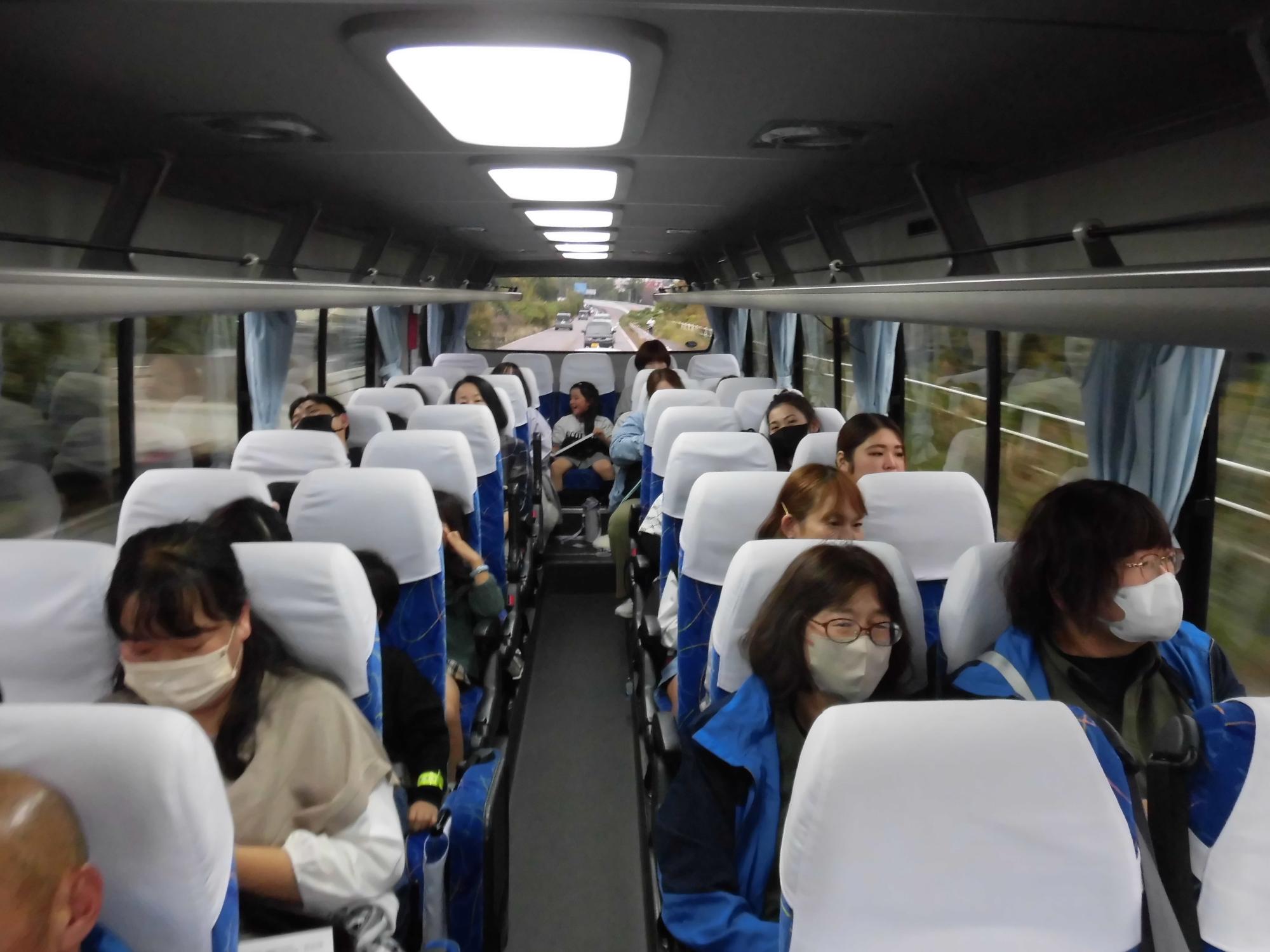 R6親子ふれあいバスの旅