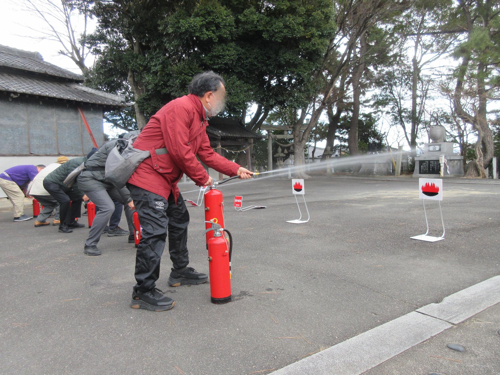 消火器による消火訓練
