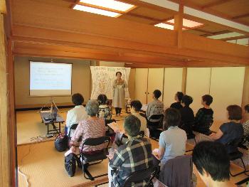 指ヨガ教室の様子