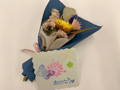 ドライフラワーの花束とメッセージカードづくり