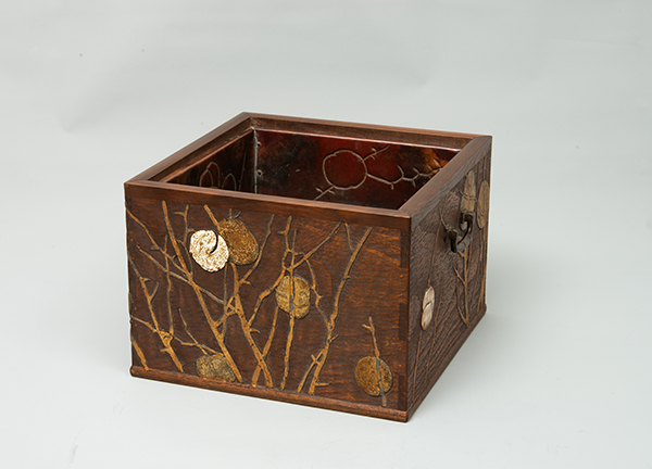 藤井達吉『草木文箱火鉢』